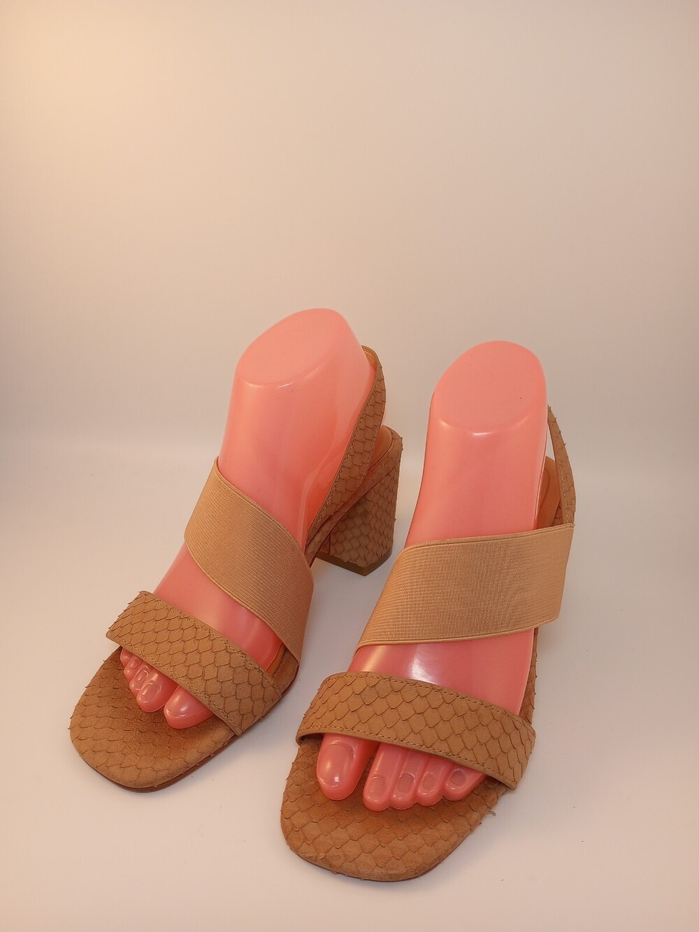 Corso Como Womens Halley 2 Tan Leather Strappy Sandals Embossed Block Heels 8M